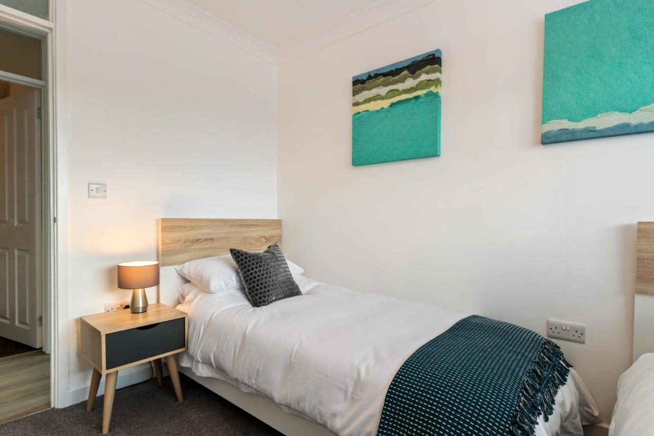 25 Coedrath Park - Sea Views From Balcony, Short Walk To Beach, Parking Saundersfoot Dış mekan fotoğraf